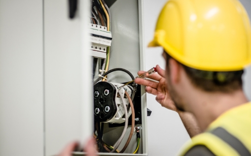 Electrician in Long Beach - Commercial Building